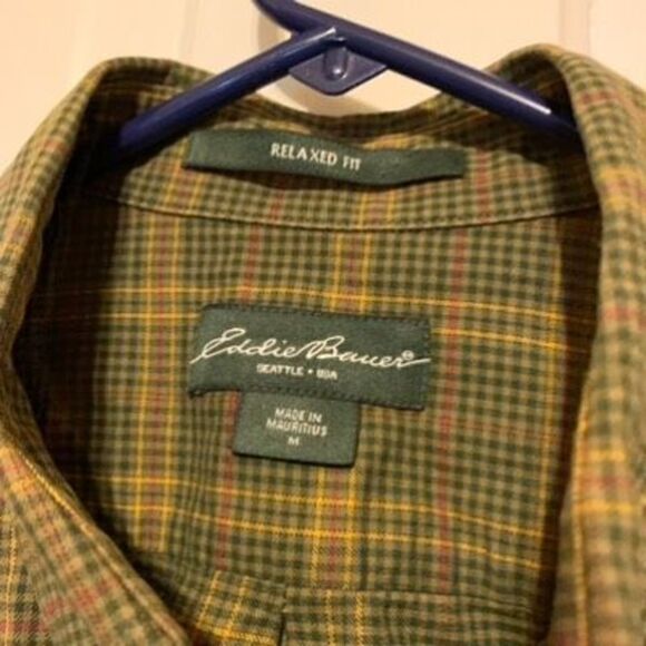 Eddie Bauer Relaxed Fit Size Medium Green Plaid Flannel Shirt - Picture 2 of 5
